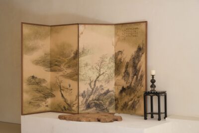 日本老木框纸本四折手绘屏风