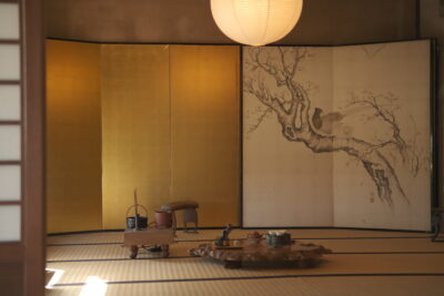 日本中古 明治初 两折绘“花鸟图”屏风